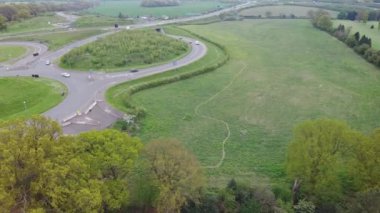 LUTON, ENGLAND, UK - 4 Mayıs 2023: İngiliz Otoyollarının Yüksek Açı Görünümü 