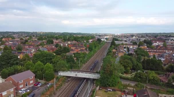 Luton England Storbritannien September 2022 Högvinkelfilm British Train Tracks — Stockvideo