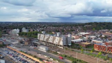 Luton, İngiltere, İngiltere - 28 Ocak 2023: Luton Şehir Merkezi ve Binalarının Havadan Görünümü