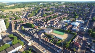 Luton, İngiltere, İngiltere - 7 Ağustos 2022: Luton Şehir Merkezi ve Binalarının Hava Görüntüsü