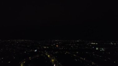 İngiltere, İngiltere - 31 Aralık 2022: New Year 's Night View of City, hava klibi 