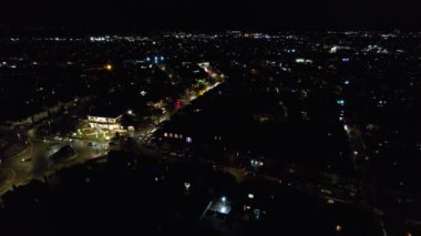 İngiltere, İngiltere - 31 Aralık 2022: New Year 's Night View of City, hava klibi 