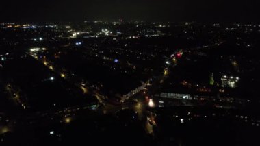 İngiltere, İngiltere - 31 Aralık 2022: New Year 's Night View of City, hava klibi 
