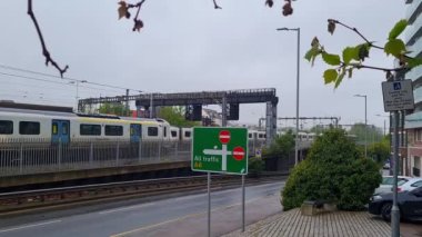 Luton, İngiltere, Birleşik Krallık - 6 Mayıs 2023: Luton Tren İstasyonu 
