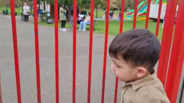 Wardown Çocuk Parkı, Luton, İngiltere - 5 Mayıs 2023: Çocuk parkı