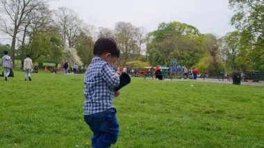 Wardown Çocuk Parkı, Luton, İngiltere - 5 Mayıs 2023: Çocuk parkı