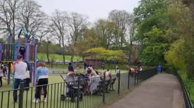 Wardown Çocuk Parkı, Luton, İngiltere - 5 Mayıs 2023: Çocuk parkı