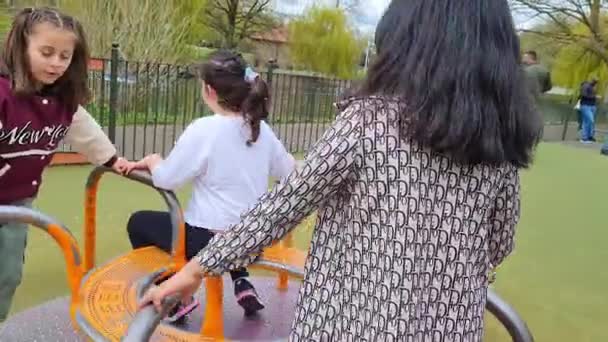 Детский Парк Wardown Лутон Англия Великобритания Мая 2023 Года Дети — стоковое видео
