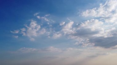 Sunset 'te Bulutlar ve Gökyüzü, video