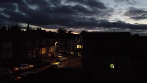 Letecký Pohled Osvětlené Britské Město Silnice Noci Drone High Angle — Stock video