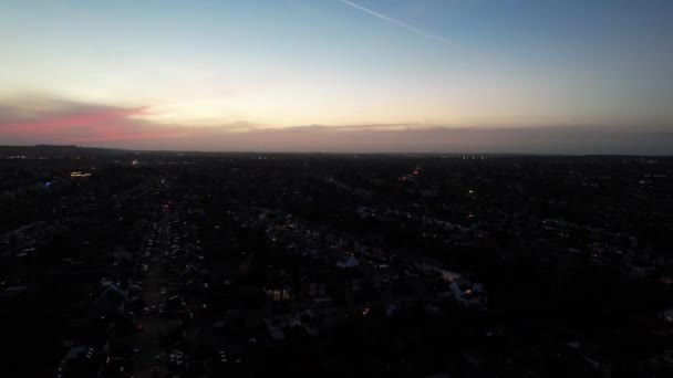 イギリス イングランド ルトン 2022年11月25日 夜間都市交通の時間遅れ — ストック動画