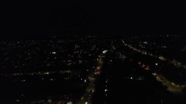 Luton, İngiltere, Birleşik Krallık - 19 Mart 2023: Gecenin Güzel Şehir Manzarası