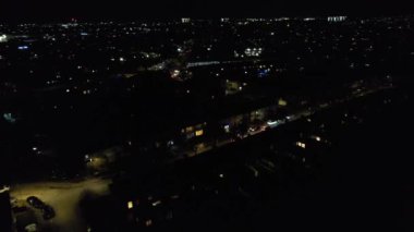 Luton, İngiltere, Birleşik Krallık - 19 Mart 2023: Gecenin Güzel Şehir Manzarası