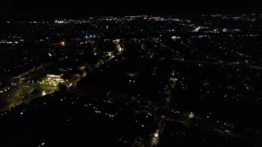 Luton, İngiltere, Birleşik Krallık - 24 Ekim 2022: Güzel Şehir Gece Hava Manzarası