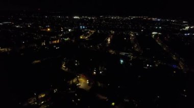 Luton, İngiltere, Birleşik Krallık - 24 Ekim 2022: Güzel Şehir Gece Hava Manzarası