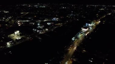 Luton, İngiltere, Birleşik Krallık - 24 Ekim 2022: Güzel Şehir Gece Hava Manzarası