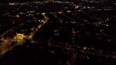 Luton, İngiltere, Birleşik Krallık - 24 Ekim 2022: Güzel Şehir Gece Hava Manzarası