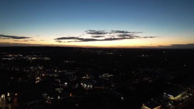 Luton, İngiltere, Birleşik Krallık - 20 Ekim 2022: Güzel Şehir Gece Hava Manzarası