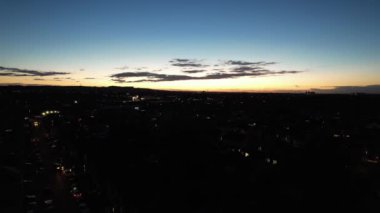 Luton, İngiltere, Birleşik Krallık - 20 Ekim 2022: Güzel Şehir Gece Hava Manzarası