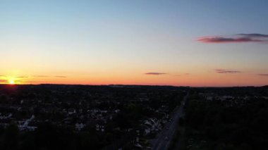 Luton, İngiltere, Birleşik Krallık - 12 Mart 2023: Yavaş Günbatımı