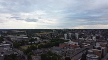 İngiltere 'nin Luton şehrinin hava görüntüsü. Güzel bir kış gününde.