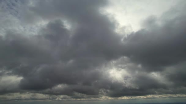 Nubes Oscuras Tormentosas Sobre Ciudad Video — Vídeos de Stock
