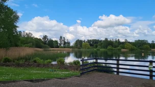 Англия Великобритания Мая 2023 Года Красивый Вид Озерный Парк — стоковое видео