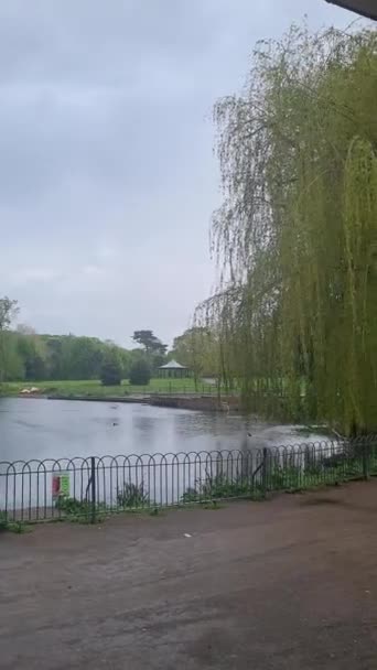 イギリスのルトン 2022年5月11日 ウォーダウンパークの美しい景色 — ストック動画