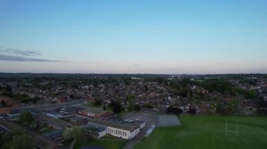 İngiltere, İngiltere - 15 Mayıs 2023: Günbatımında İngiliz Otoyollarının Yüksek Açı Görünümü