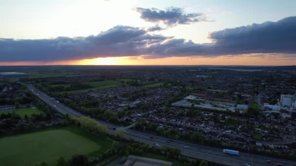 英格兰 2023年5月15日 日落时英国高速公路的高角景观 — 图库视频影像