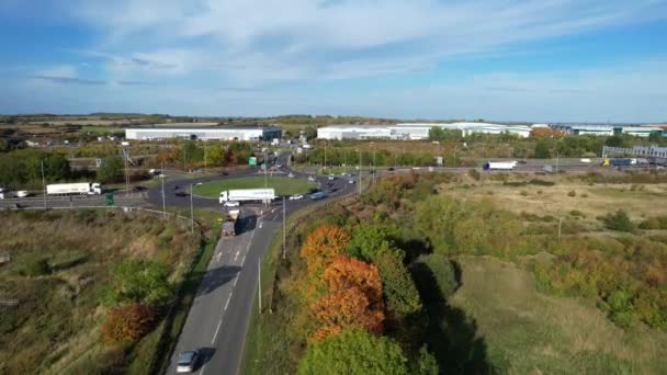 英格兰 2022年9月20日 英国卢顿市 J11高速公路交汇处 用无人机相机拍摄的高角度图像 高峰时段交通的英国高速公路空中视图 — 图库视频影像