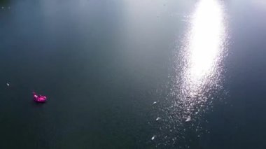 İngiltere 'nin Milton Keynes şehrinden Willen Gölü' nün Güzel Görüntüleri