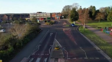 Dunstable, İngiltere, Birleşik Krallık - 5 Şubat 2023: Dunstable City 'nin hava görüntüsü, video