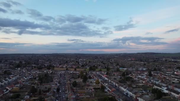 Βίντεο Από Πορτοκαλί Ηλιοβασίλεμα Σύννεφα Πάνω Από Την Πόλη — Αρχείο Βίντεο