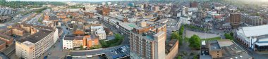 Luton, İngiltere, Birleşik Krallık - 19 Mayıs 2023: Merkezi Luton Şehri 'nin hava manzarası 