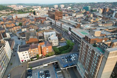 Luton, İngiltere, Birleşik Krallık - 19 Mayıs 2023: Merkezi Luton Şehri 'nin hava manzarası 