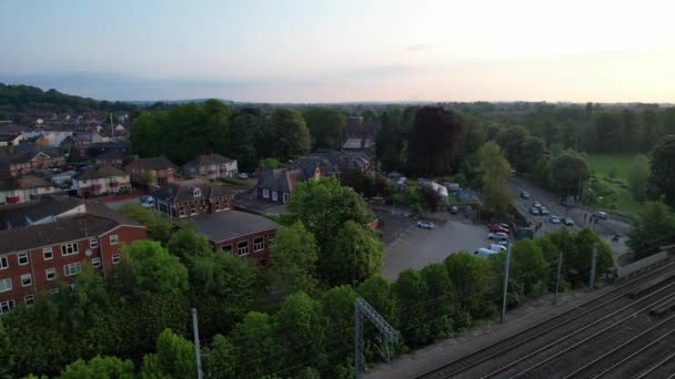 英格兰中部卢顿市最美的景象 这些影像是在2023年5月19日日落时用无人机拍摄的 拍摄地点是中央火车站和市中心的城市大楼 — 图库视频影像