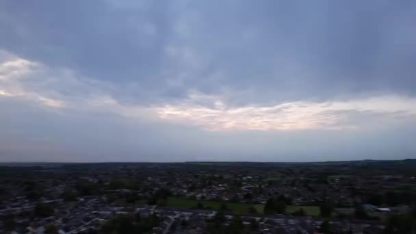 Vysokoúhlé Záběry Mraků Oblohy Slunečný Den Nad Městem Luton Anglii — Stock video