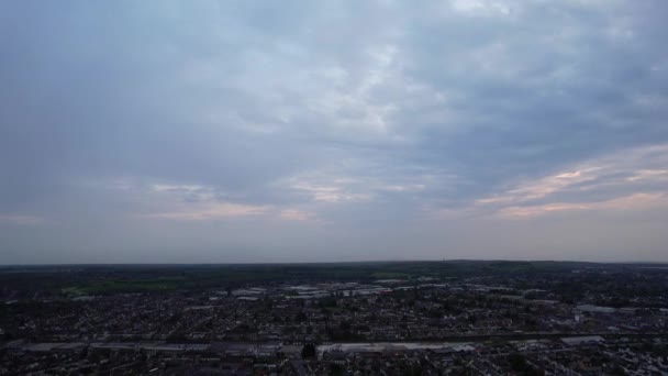 Filmación Ángulo Alto Nubes Cielo Día Soleado Sobre Luton City — Vídeo de stock