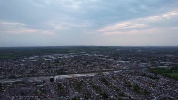 Imagini Nori Cer Într Însorită Deasupra Orașului Luton Din Anglia — Videoclip de stoc