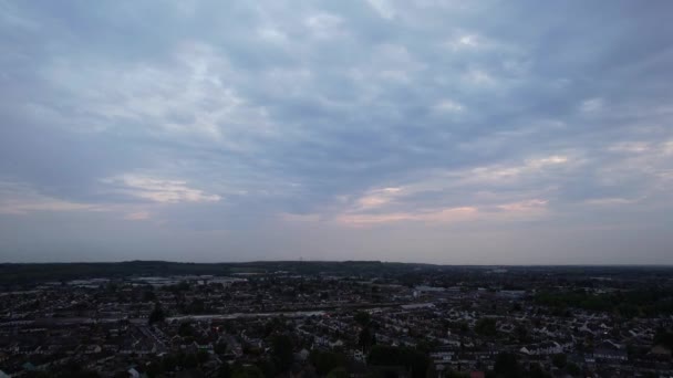 Högvinkelfilm Moln Och Himmel Solig Dag Över Luton City England — Stockvideo