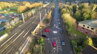 Günbatımında İngiltere 'nin Central Luton şehrindeki yolların en güzel görüntüsü. 1 Mart 2023 'te Drone' un Kamerası ile yakalanmış. .