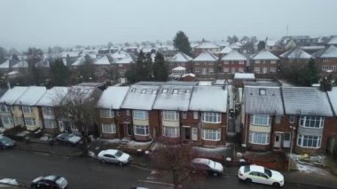 Kar Düşerken İngiliz Yerleşim Evlerinin Yüksek Açı Görüntüsü