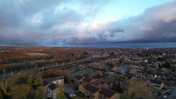 英国上空の日没時の空中映像最も美しくカラフルな劇的な雲 — ストック動画