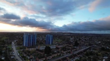 İngiltere 'de Günbatımında Hava Görüntüleri En Güzel ve Renkli Dramatik Bulutlar.