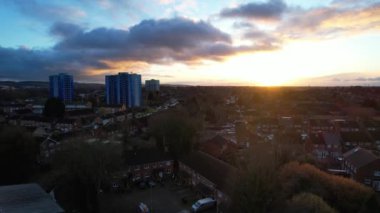 İngiltere 'de Günbatımında Hava Görüntüleri En Güzel ve Renkli Dramatik Bulutlar.