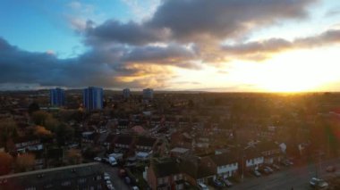 İngiltere 'de Günbatımında Hava Görüntüleri En Güzel ve Renkli Dramatik Bulutlar.