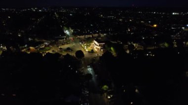 Luton City 'nin Gece Boyunca Hava Görüntüsü, İngiliz Kasabasının Yüksek Açılı Görüntüsü Drone' un Kamerasıyla Görüntülendi