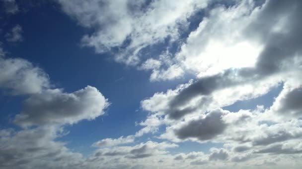 Χειμώνας Κινείται Σύννεφα Πάνω Από Βρετανική Πόλη — Αρχείο Βίντεο