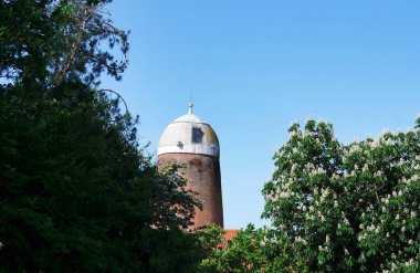  Milton Keynes, İngiltere, Birleşik Krallık - 21 Mayıs 2023: Caldecotte Lake Park View